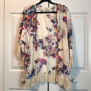 Cream/floral kimono with frayed detail